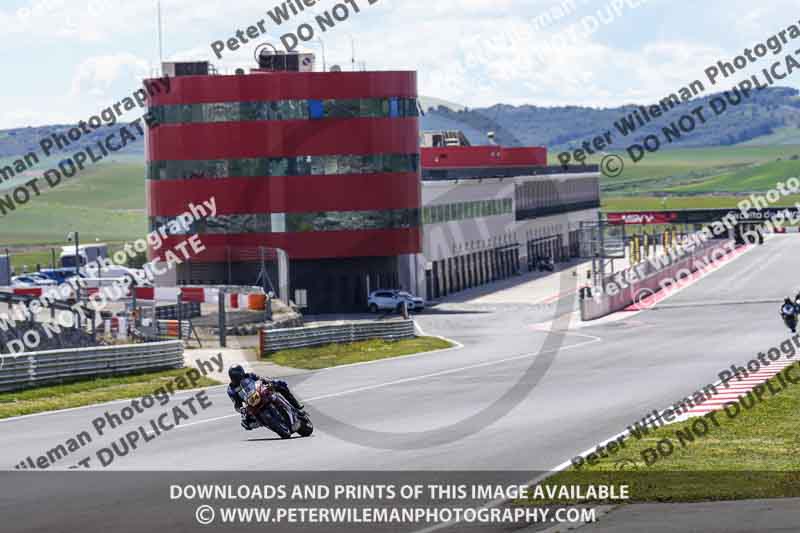 cadwell no limits trackday;cadwell park;cadwell park photographs;cadwell trackday photographs;enduro digital images;event digital images;eventdigitalimages;navarra;no limits trackdays;peter wileman photography;racing digital images;trackday digital images;trackday photos